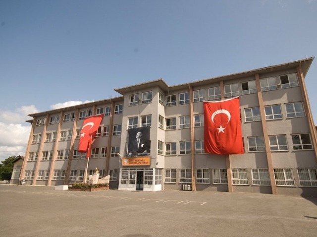 Üsküdar Ahmet Keleşoğlu Anadolu Lisesi Spor Salonu